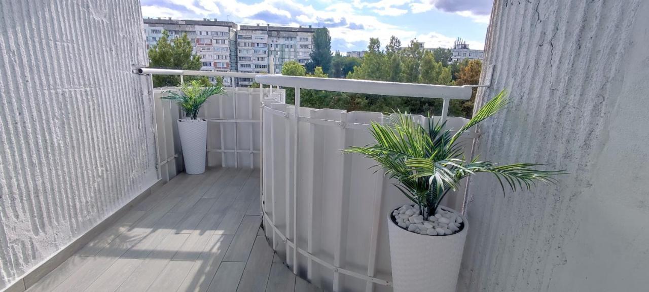 Large Apartment Near The Airport And City Center Κισινάου Εξωτερικό φωτογραφία